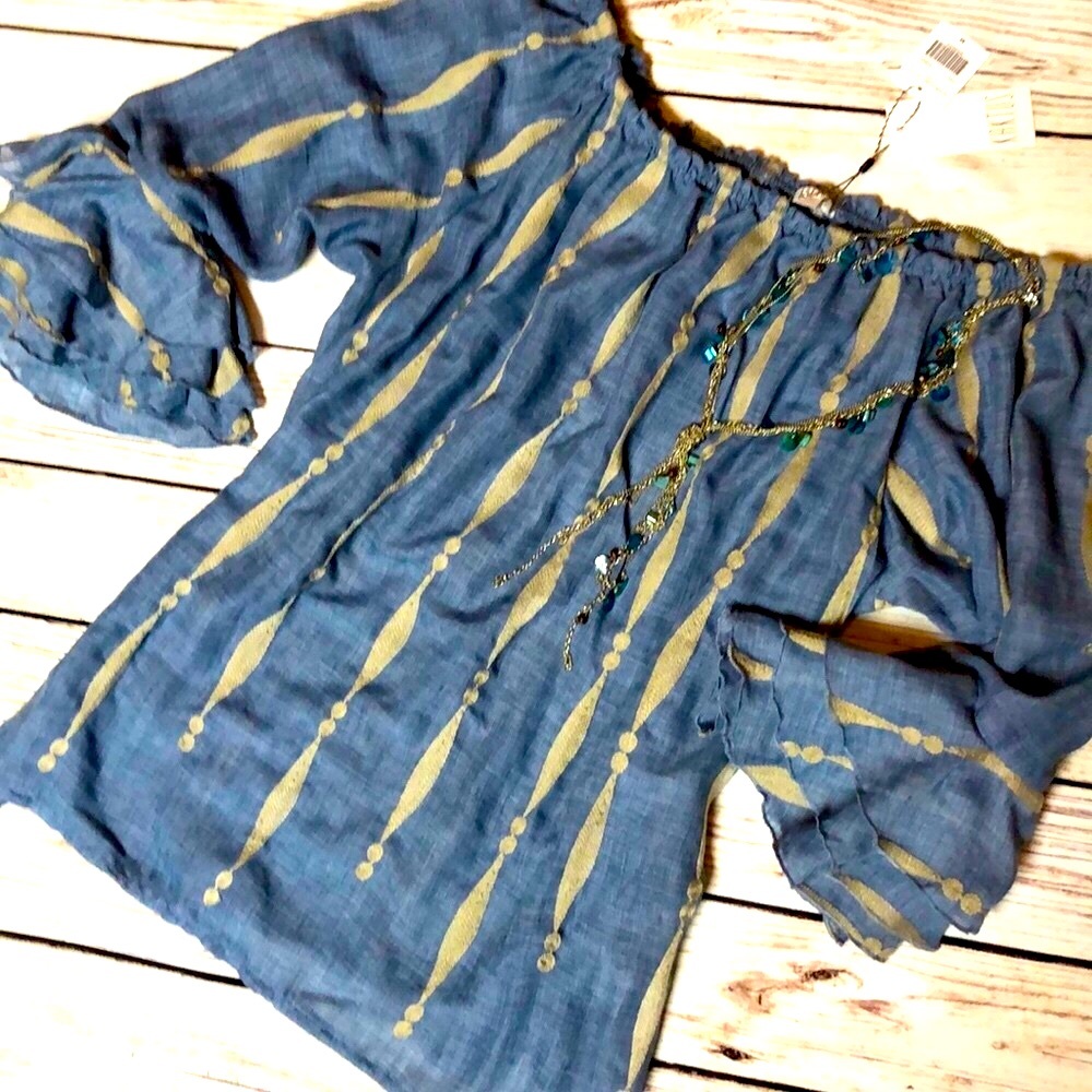NWT KATTUS Chambray Embroidered Top